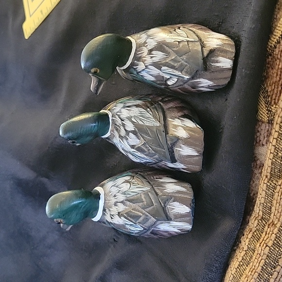 Decorative Bird Figurines - Green and Gray - Picture 11 of 12